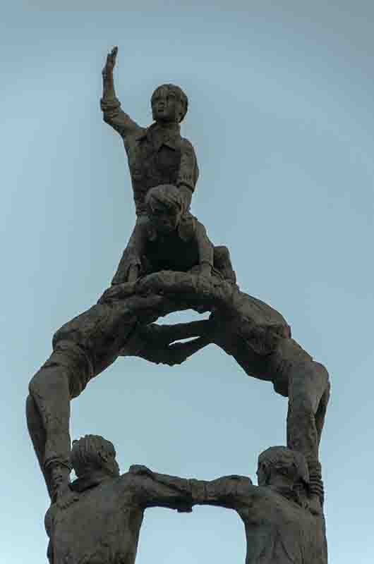 11 - Tarragona - monumento a Los Castellers